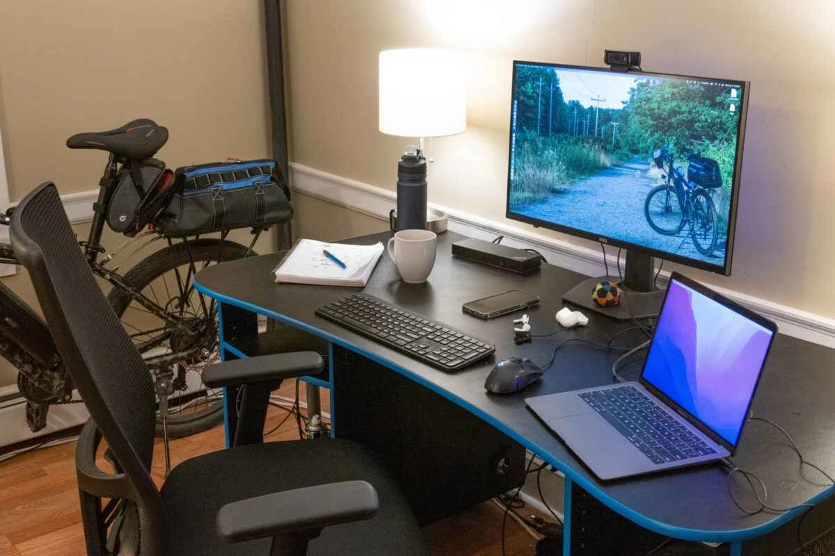 アンディの自宅オフィスの写真