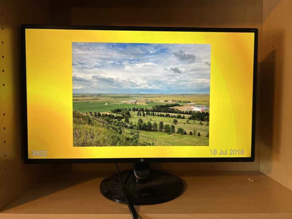 Raspberry Piフォトフレーム：主なスライドショーオプションと温度監視スクリプト